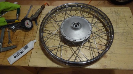 Vorderrad: Fertig zur Reifenmontage